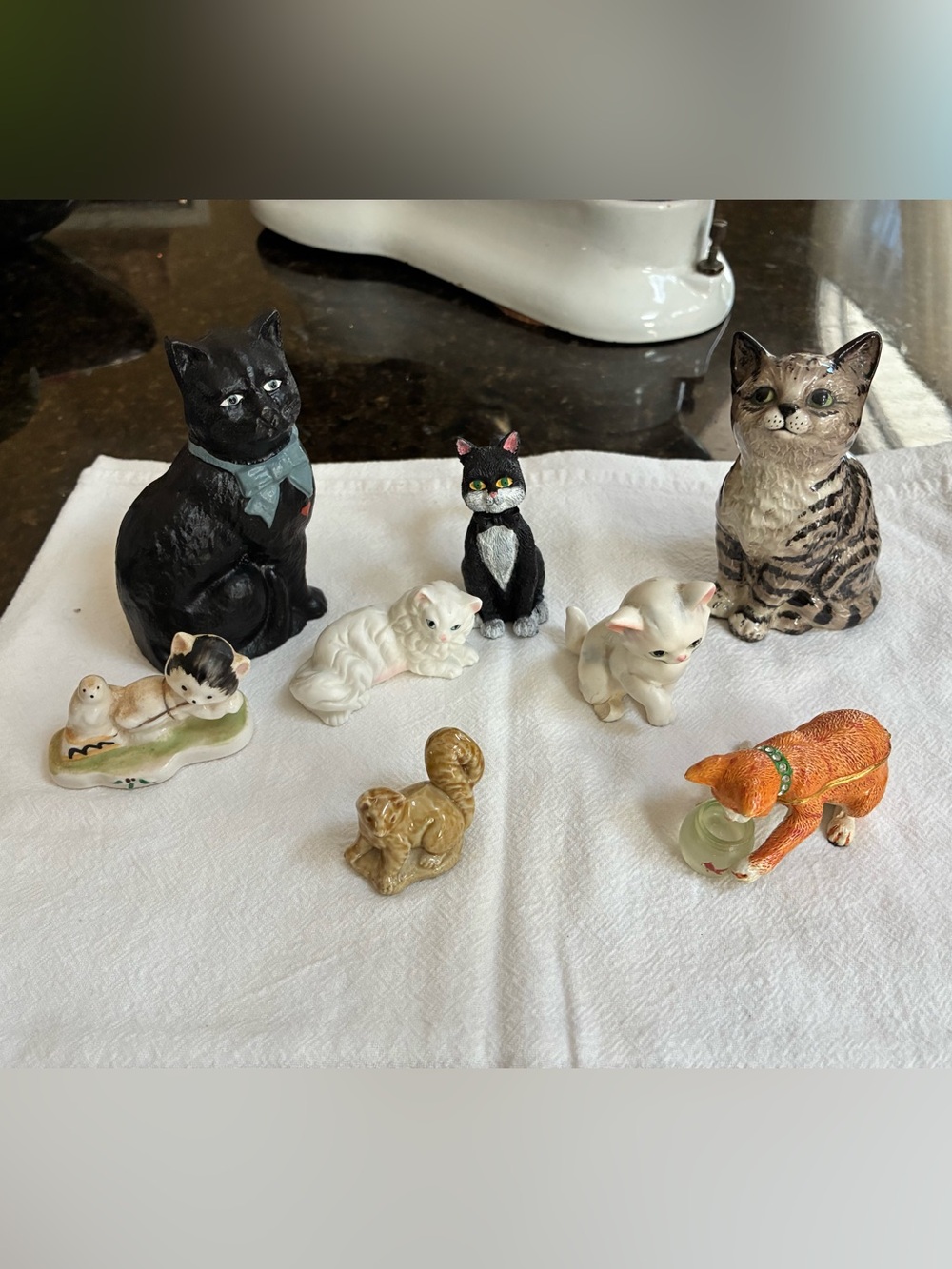 Source Unknown Black, White, Orange, Brown Cat Figurine Collection